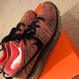 Nike Flyknit Air Max Sneaker US Men 7.5 Women 8.5